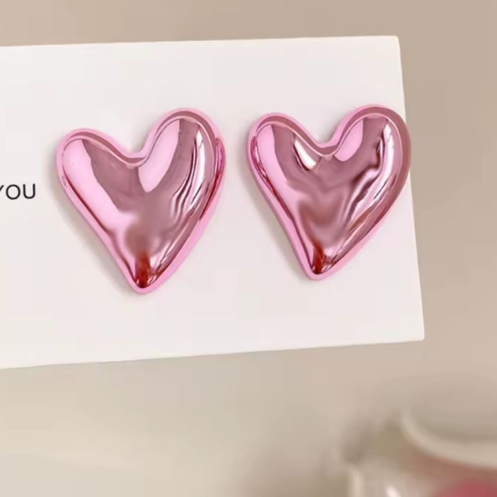 Elegant Pink Heart-Shaped Earrimgs
